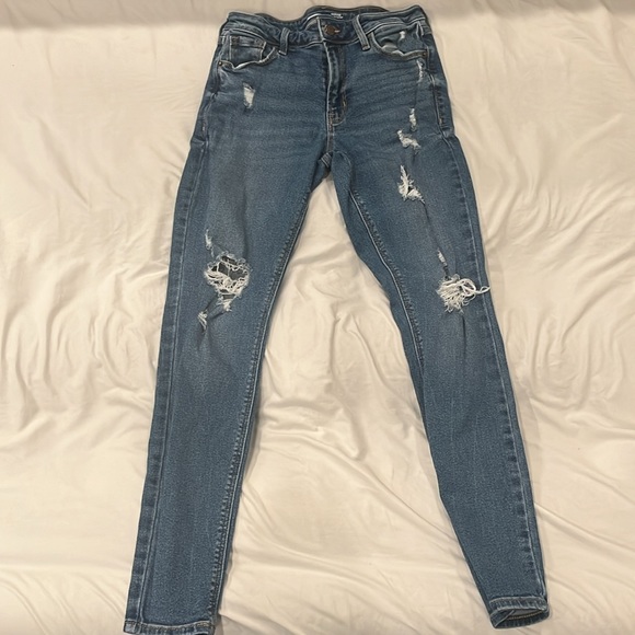 Like New Rockstar Super Skinny Midrise Size 2 Old Navy Jeans - Picture 2 of 7
